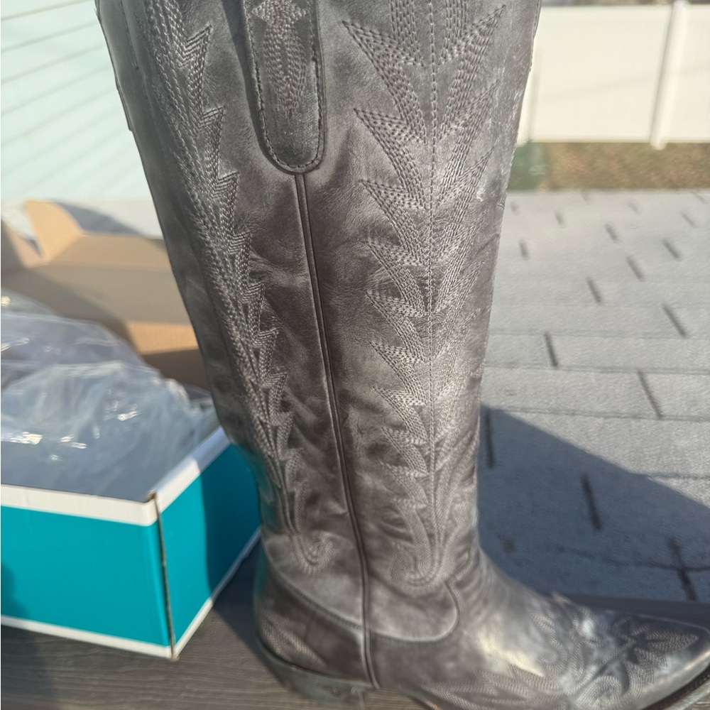 Lane Women's Charcoal Heeled Boots Lexington!!! 🩷 - Picture 6 of 14
